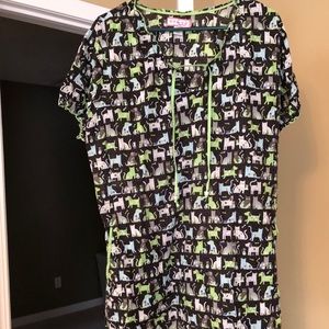 Cat 🐱 and dog 🐶 scrub top. Koi 2x scrubs